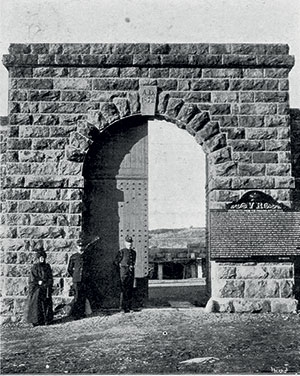 The main entrance gate to Mt Eden Prison in 1900.